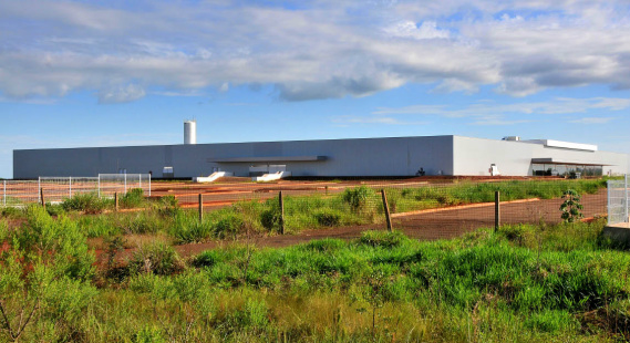 Shopping multimarcas tem 80% da obra concluída no anel rodoviário e terá cerca lojas de 15 marcas confirmadas - Foto: Valdenir Rezende/Correio do Estado