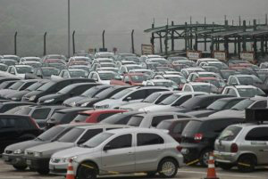 Vendas de veículos novos caíram 20,29% em 2016 quando foram emplacadas 3,17 milhões de unidades contra 3,98 milhões de 2015. Foto: Agência Brasil/EBC
