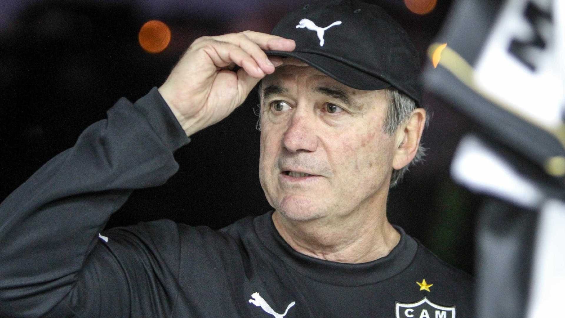 No final do Brasileiro, clubes trocam técnicos novatos por experientes