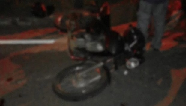 Homem sofre traumatismo craniano e é achado desacordado após colisão Homem sofre traumatismo craniano e é achado desacordado após colisão