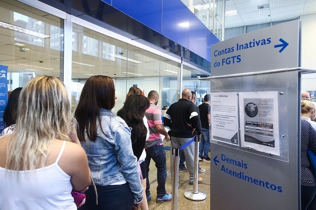 Cerca de 83,7% das pessoas beneficiadas com recursos das contas do FGTS já fizeram saque
Foto: Rodrigo de Oliveira/Caixa