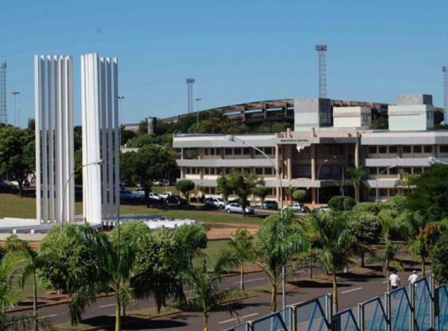 UFMS vai abrir mais de 80 vagas com salários de até R$ 9,5 mil Wendy Tonhati