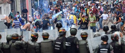Morte de policial eleva a 108 o número de vitimas fatais na Venezuela © Carlos Eduardo Ramirez / Reuters