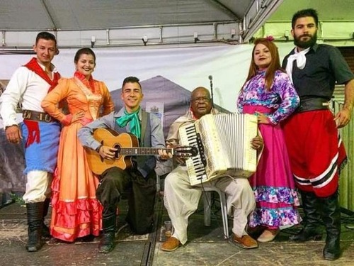 Grupo de dança Tchêsul, de Porto Alegre. (Foto: Divulgação)
