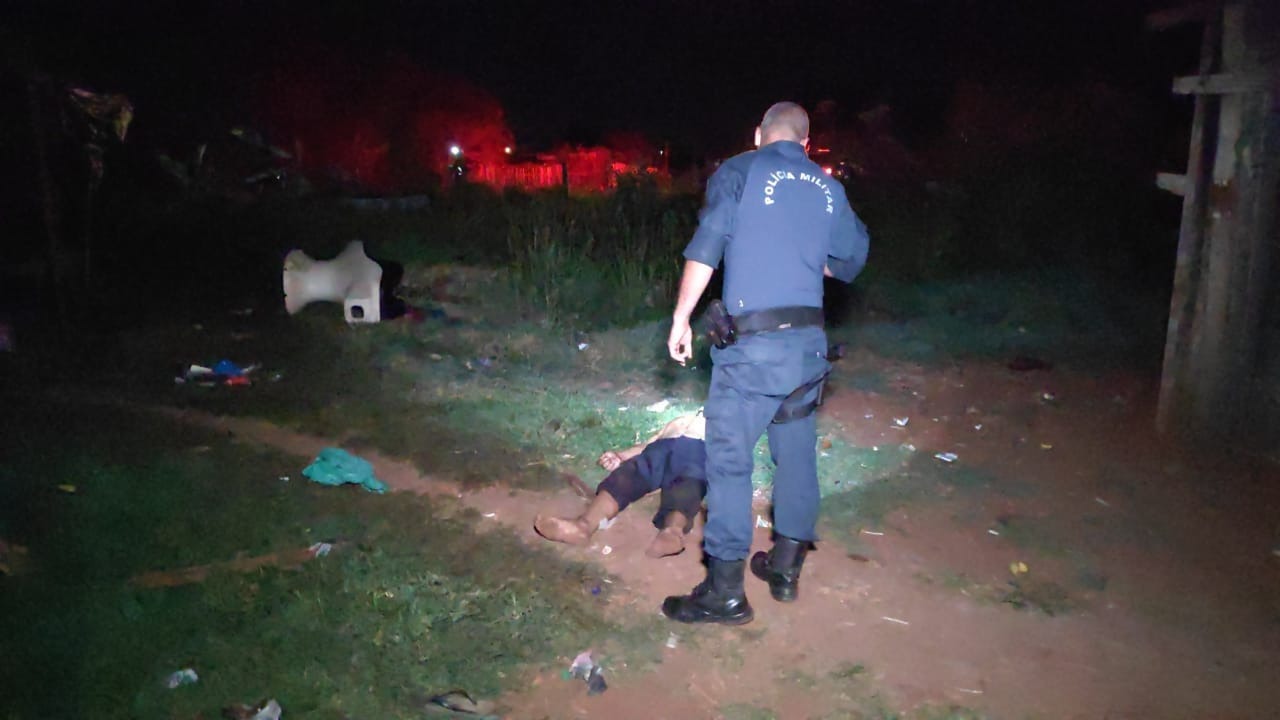 Filho é suspeito de assassinar o pai e ferir a mãe gestante Adilson Domingos