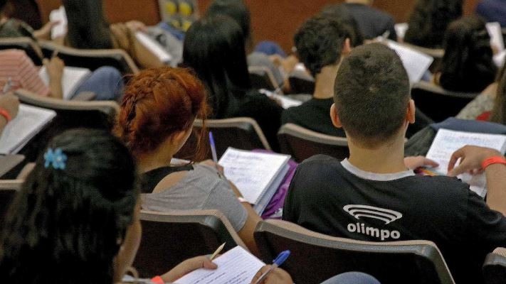 Redação da Fuvest aborda recentes polêmicas sobre os limites da arte Redação da Fuvest aborda recentes polêmicas sobre os limites da arte