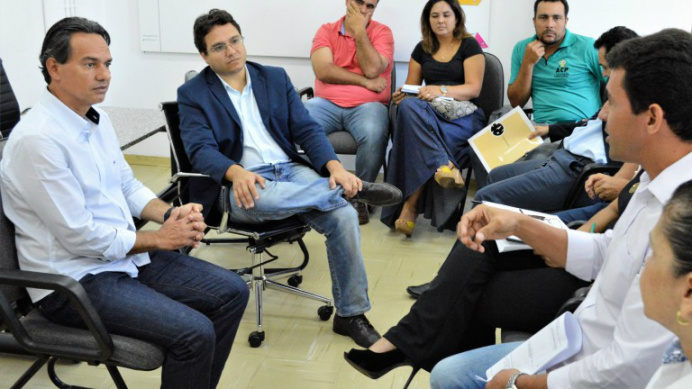 Reunião entre prefeito e representantes da ACP (Divulgação)