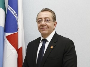 Com mais de 4 mil votos, Mansour Karmouche é reeleito presidente da OABMS