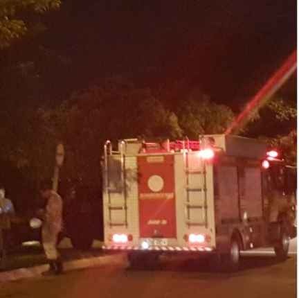 Condutor de Fiat Strada cai no córrego Anhaduizinho