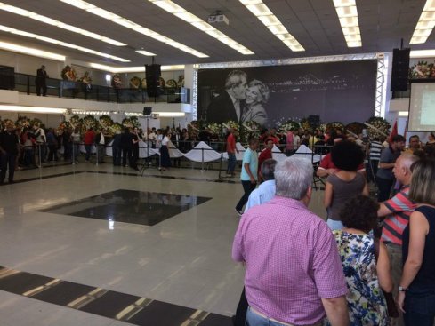 Corpo de Dona Marisa Letícia é velado no Sindicato dos Metalúrgicos em São Bernardo Velório de Dona Marisa ocorre na sede do Sindicato dos Metalúrgicos do ABC (Foto: Fernanda Cesaroni/G1)