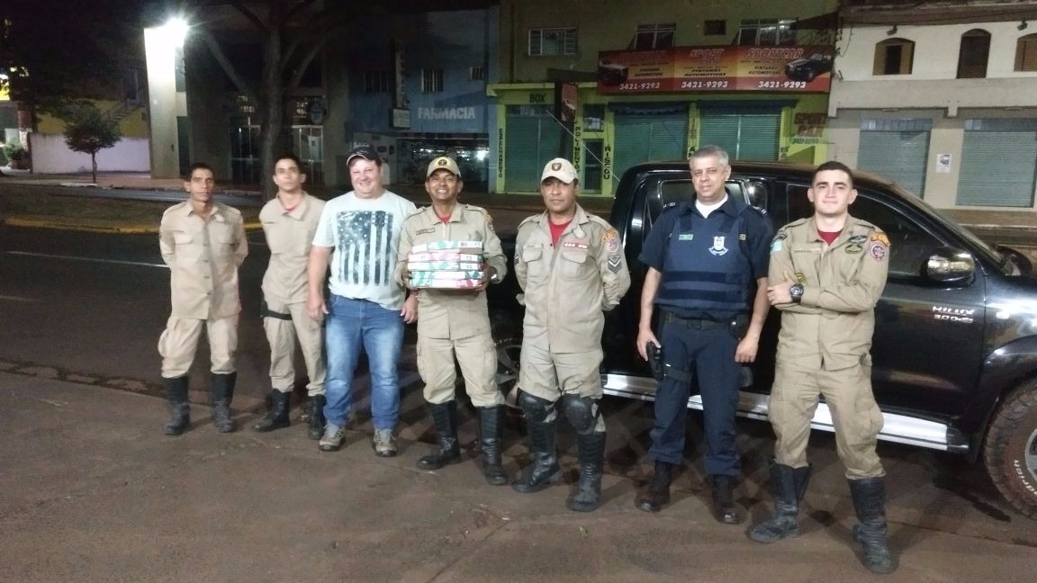 Grupo recebeu doações de alimentos de empresários - Foto: Osvaldo Duarte