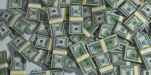 Dólar opera em queda com cena externa positiva
