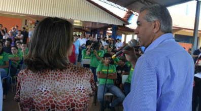 Reinaldo entrega reforma de escola e ressalta empenho para melhorar qualidade do ensino