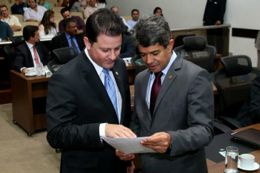 Foto: Victor Chileno AL/MS
Para Renato, à esquerda, projeto de lei garante utilidade pública a veículos apreendidos