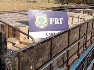PRF apreende carga de cigarros contrabandeados avaliada em R$ 1,1 mi