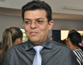 Prefeito diz que abono natalino dos servidores não corre risco. (Foto: Marcelo Calazans)