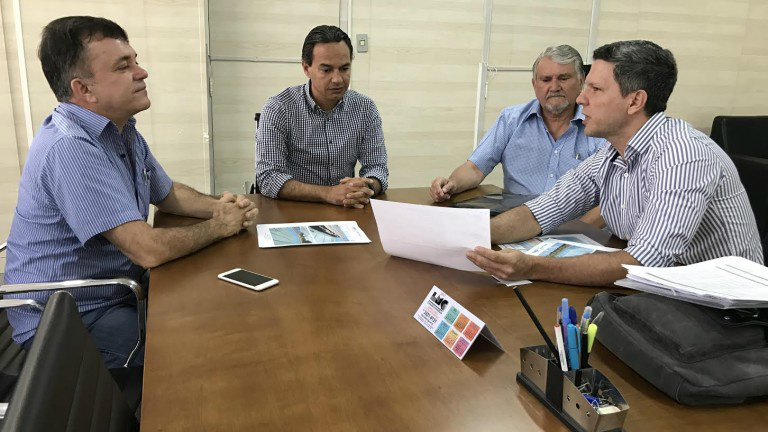 Deputados garantem parceria com a prefeitura para recuperar parques Deputados garantem parceria com a prefeitura para recuperar parques