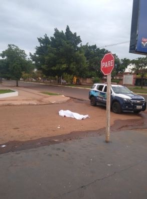 Adolescente foi morto com mais de 10 tiros e polícia desconfia de acerto de contas Adolescente foi morto com mais de 10 tiros e polícia desconfia de acerto de contas
