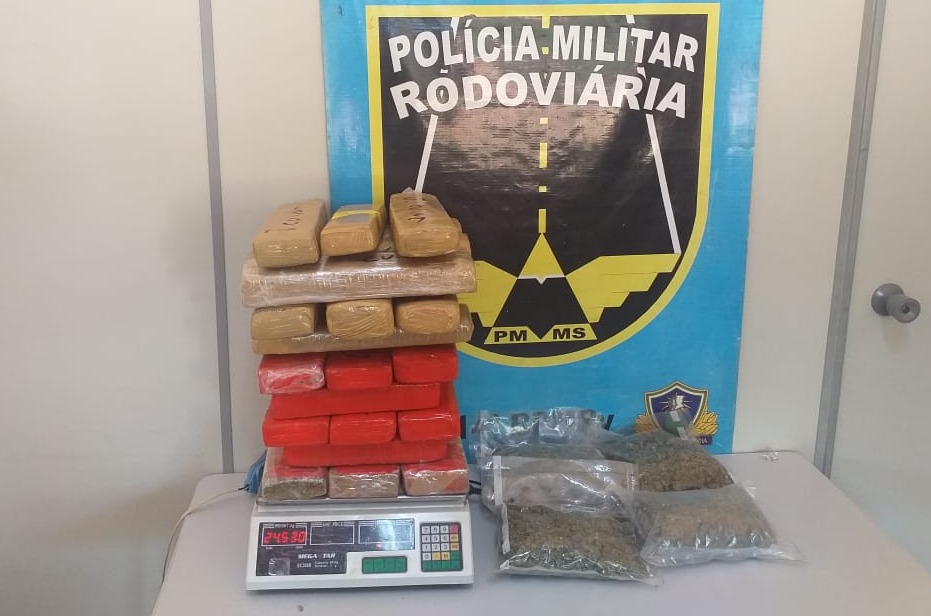 Mulheres são presas com drogas retornando da fronteira em van Mulheres são presas com drogas retornando da fronteira em van