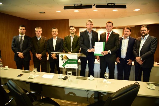 Setor produtivo e governo do estado assinam termo de implantação da 1ª indústria de borracha de MS Setor produtivo e governo do estado assinam termo de implantação da 1ª indústria de borracha de MS