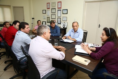 Prefeita recebe representantes do Instituto Semear