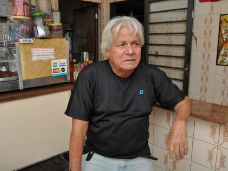 Sarau especial neste sábado reúne amigos para ajudar músico Paulo Gê Músico, Paulo Gê está com 60 anos, mas nos últimos 15 vem lidando com as consequências da doença.
(Foto: Marcelo Callazans)