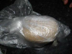 Mulher é presa tentando entrar com cocaína na PHAC Foto: Osvaldo Duarte