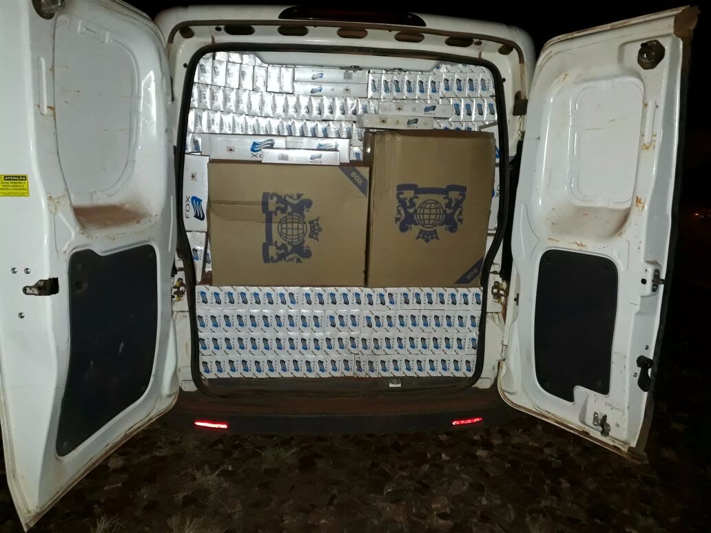 PM apreende carregamento de cigarros, pneus e outros produtos contrabandeados