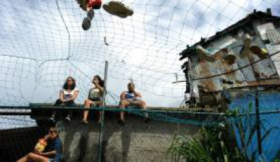 Livro diz que 94% dos moradores das favelas do país se dizem felizes Livro Um País Chamado Favela reúne a mais ampla pesquisa já feita sobre as favelas brasileiras.Fernando Frazão/Agência Brasil