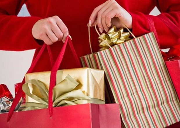 Pesquisa aponta que 83% da população ficará sem presentes de Natal Pesquisa aponta que 83% da população ficará sem presentes de Natal