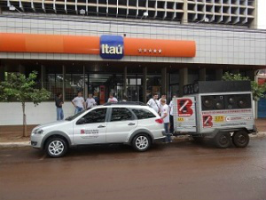 Bancários realizaram ato na manhã de segunda em Dourados - Foto: Divulgação
