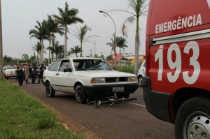 Idoso atropela e mata ciclista de 20 anos na Avenida Ernesto Geisel Acidente ocorreu em frete ao Ginásio Guanandizão, situado na avenida (Foto: Marcos Ermínio)