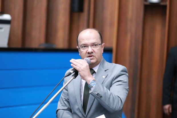 Durante sessão, Barbosinha pede melhorias da malha viária e de infraestrutura para Dourados Durante sessão, Barbosinha pede melhorias da malha viária e de infraestrutura para Dourados