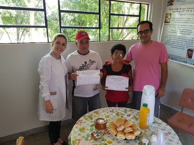 Projeto antitabagismo é diferencial a pacientes em UBS de Vila Vargas Fotos – Divulgação
Terapia em grupo, na unidade básica de Saúde de Vila Vargas, ajuda as pessoas a abandonarem o hábito de fumar