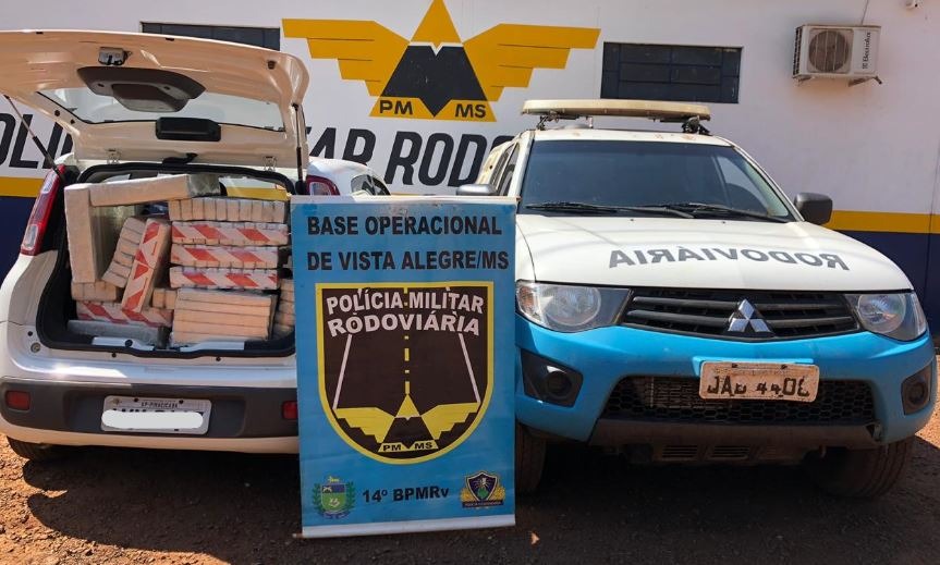 Em fuga, motorista abandona carro com carga de maconha na BR-267 Divulgação