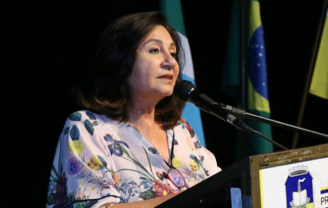 Prefeita Délia Razuk recebe novos professores – A. Frota
