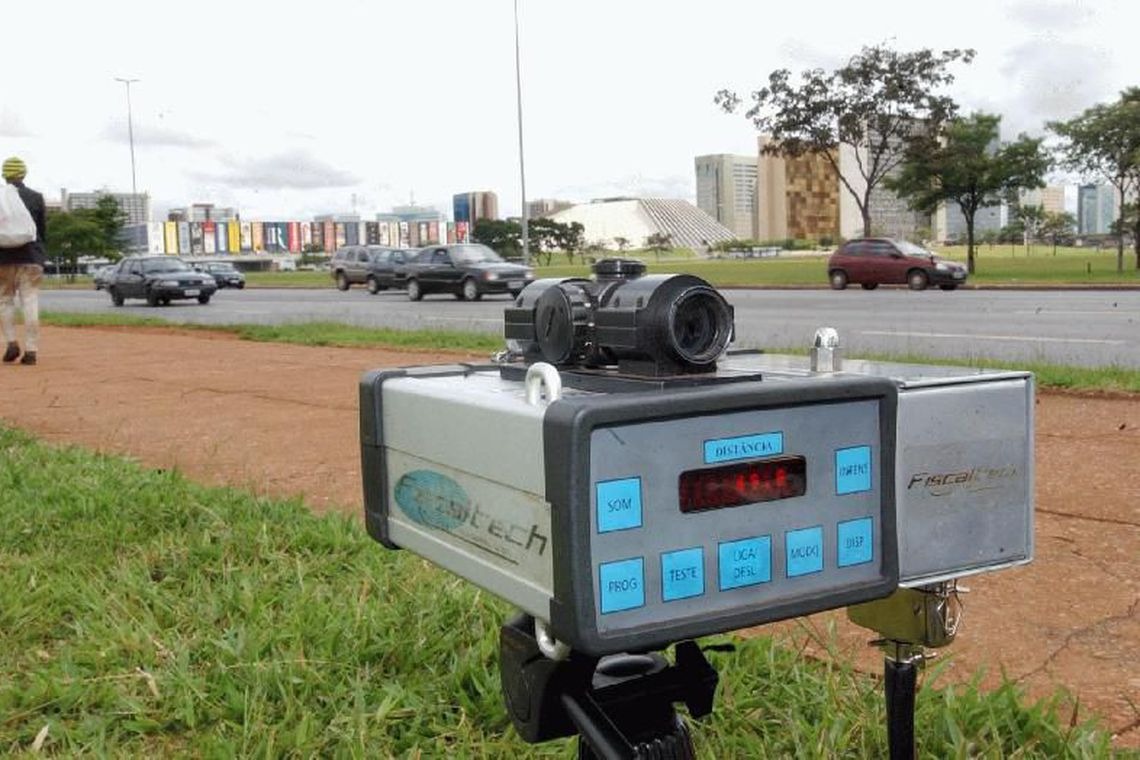 Juiz amplia prazo para PRF voltar a usar radares móveis em rodovias Juiz amplia prazo para PRF voltar a usar radares móveis em rodovias