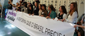 Senado aprova PEC que define cotas para mulheres no Legislativo Dr