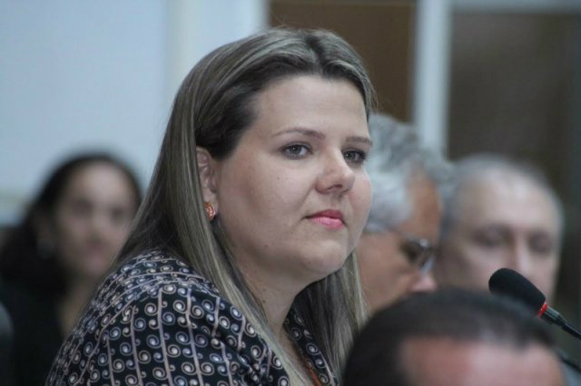 Daniela destaca participação popular na primeira sessão ordinária do ano. (Foto: Thiago Morais).
