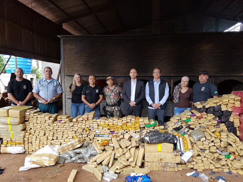 Mais de 2 toneladas de droga são incineradas pela Polícia Civil