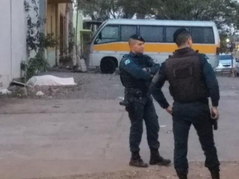 Empresário brasileiro é executado a tiros na fronteira A vítima foi executada por dois homens em uma moto. Redes sociais