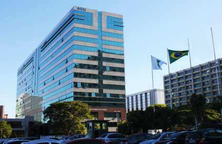 AGU recorre de decisão que suspendeu nomeação de Moreira Franco Divulgação