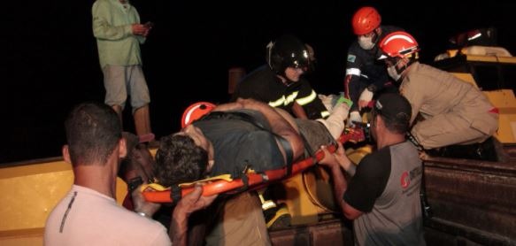 Operador tem perna esmagada em esteira de colheitadeira Foto: Edição MS